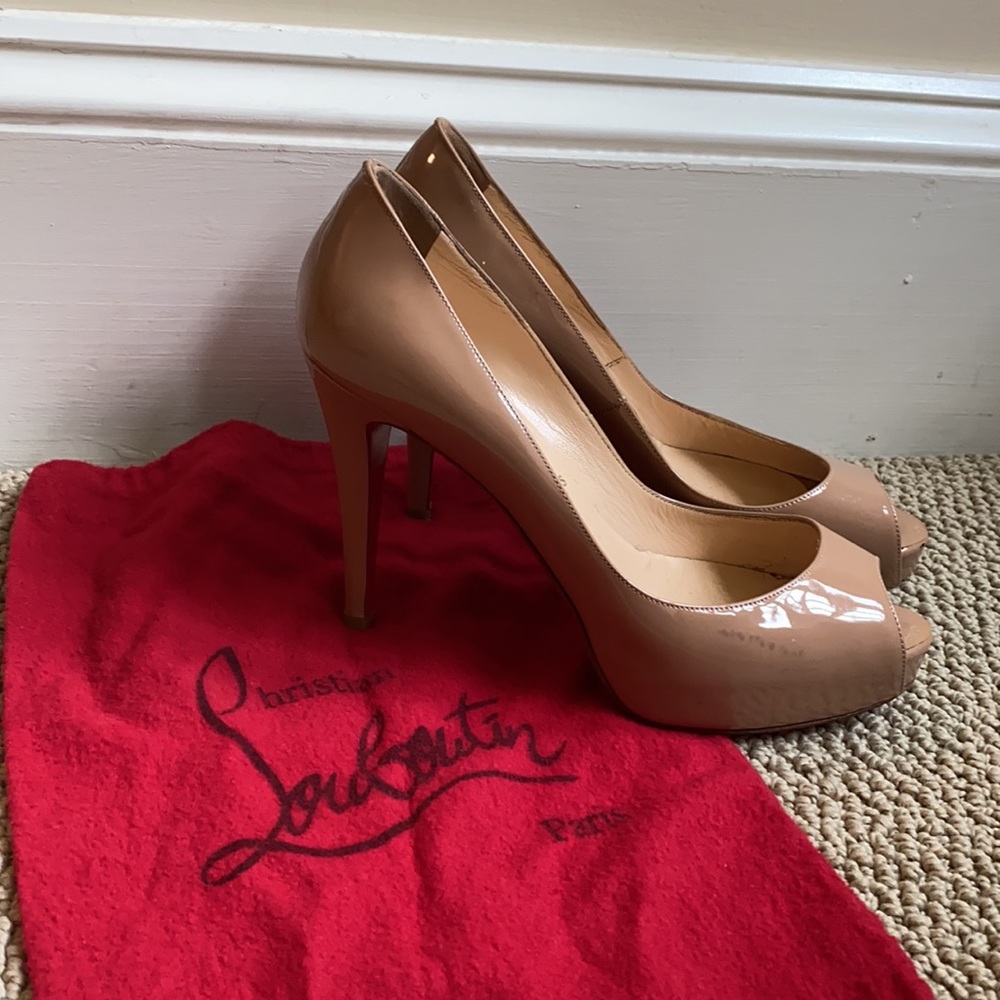 Christian Louboutin 100mm Peep Toe nude pumps 37.5